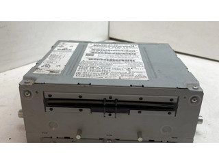 Радио/ проигрыватель CD/DVD / навигация