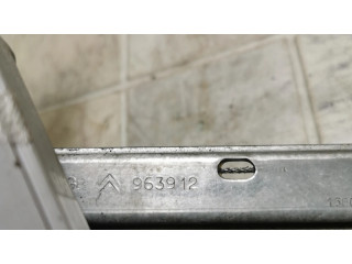 Передний комплект электрического механизма для подъема окна