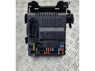 Блок предохранителей 30765149 Volvo S60