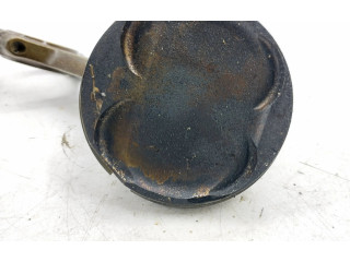  Поршень с шатуном    Maserati Quattroporte  