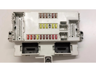 Блок предохранителей  50521891   Alfa Romeo Giulietta    