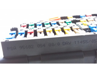   Pojistková skříňka 9568205480   Citroen Berlingo 2000