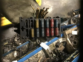   Pojistková skříňka    Suzuki Samurai 1988