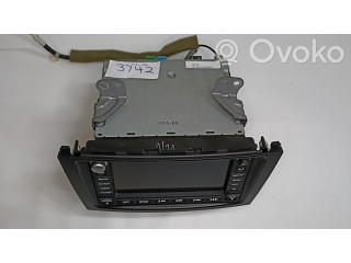 Радио/ проигрыватель CD/DVD / навигация