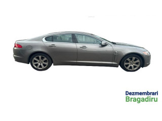 Топливная рампа Jaguar XF X250