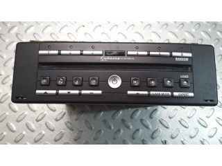 Радио/ проигрыватель CD/DVD / навигация