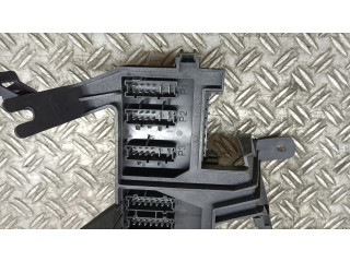 Блок предохранителей    Mercedes-Benz R W251    