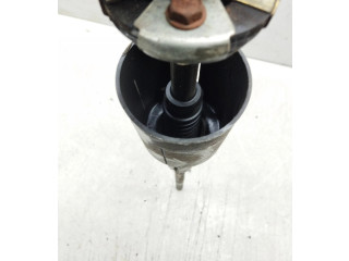 Pojistková skříňka Ось рулевого колеса Toyota Hilux (N140, N150, N160, N170) 2005