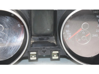 Панель приборов 5K0920860J Volkswagen Golf VI