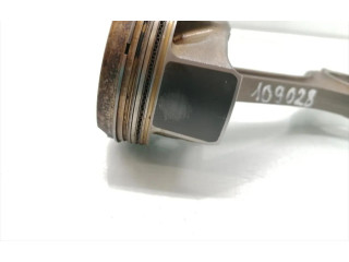 Поршень с шатуном Skoda Octavia Mk3 (5E)