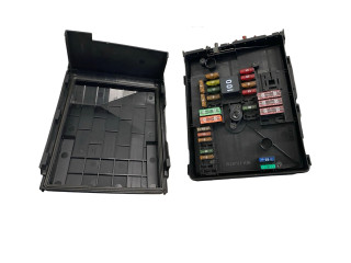   Pojistková skříňka 1K0937540C, 1K0937132F   Volkswagen Tiguan 2011