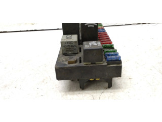 Блок предохранителей 443941822B Audi 80 90 S2 B4