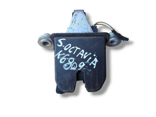 Замок багажника 1Z5827501D Skoda Octavia Mk2 (1Z) 2004 - 2013 года