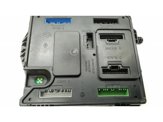 Блок предохранителей 284B13297R Renault Megane III