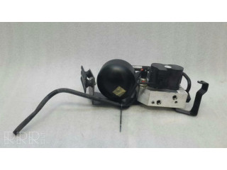 Другая деталь отсека двигателя