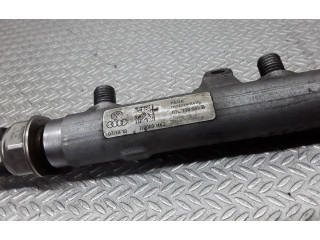 Топливная рампа 03L130089B   Audi A1  