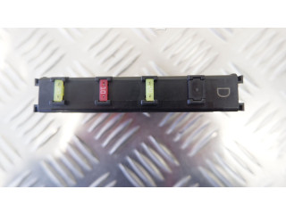 Pojistková skříňka 8264171010, 8264171010 Lexus CT 200H 2015