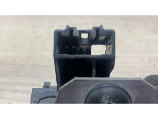 Zámek zadních dveří    Ford Kuga I 2010