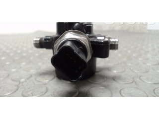 Топливная рампа 82000379933, 8200379933 Renault Clio III