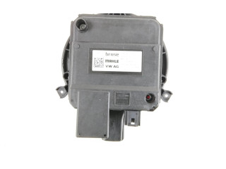 Вентилятор печки    4M1820021C   Audi e-tron