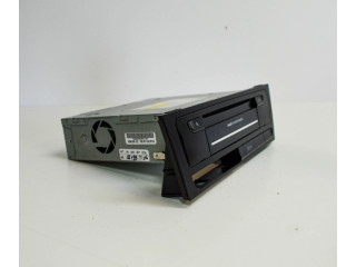 Радио/ проигрыватель CD/DVD / навигация