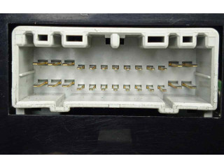 Vstřikovač 99-01 KIA Carnival J3