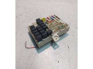 Блок предохранителей 1571H0A Mitsubishi Colt