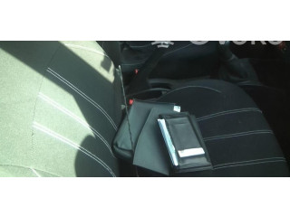 Ручка стеклоочистителей 8201590631 Renault Clio III