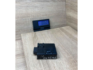 Блок управления MB886391, 3213425020   Mitsubishi Pajero