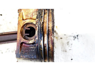 Píst Subaru B9 Tribeca pro benzínový motor 3.0