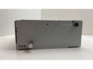 Радио/ проигрыватель CD/DVD / навигация