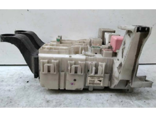 Pojistková skříňka 8273012400 Toyota Corolla E140 E150