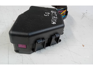 Блок предохранителей Skoda Octavia Mk1 (1U)