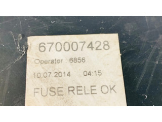 Блок предохранителей 7154763030, 670007428 Maserati Levante