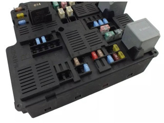 Блок предохранителей 31473770 Volvo XC90