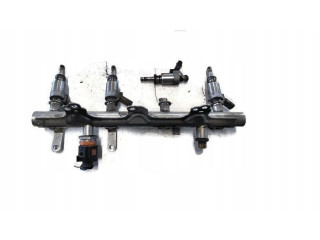 Топливная рампа 1K0614517CA, 1K0820808A   Audi A3 S3 A3 Sportback 8P  