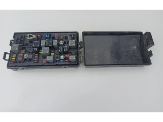 Ящик предохранителей (комплект)    Chevrolet Camaro