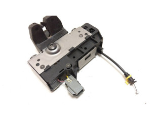 Замок задней крышки