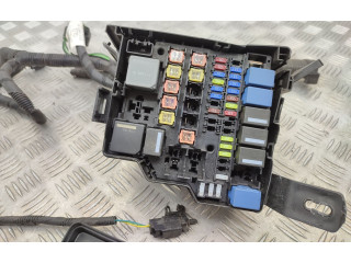 Блок предохранителей AV1T14K012GLD Ford B-MAX