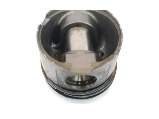 Píst 11247790515 BMW 1 E82 E88 2.0