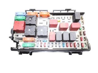 Блок предохранителей 51701704 Fiat Grande Punto