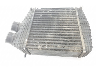 Радиатор интеркулера 670035635, 670035635 Maserati Levante