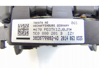 Подушка безопасности водителя 5E0880201B Skoda Octavia Mk3 (5E)