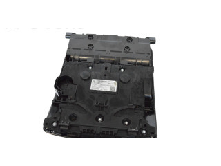 Фонарь освещения передних мест