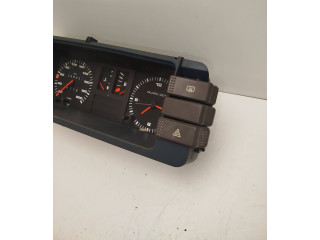 Přístrojová deska Audi 80 90 B2 1984 81117331, LEDZU