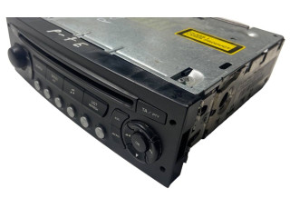 Радио/ проигрыватель CD/DVD / навигация