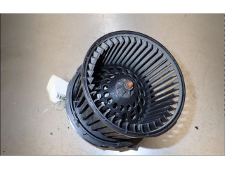 Вентилятор печки    272100975R   Dacia Duster