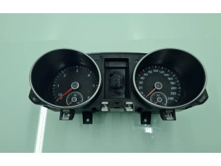 Панель приборов 5K0920860J   Volkswagen Golf VI       