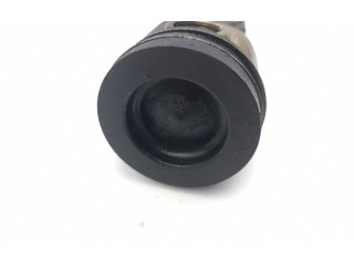  Поршень с шатуном    Volkswagen PASSAT B6  