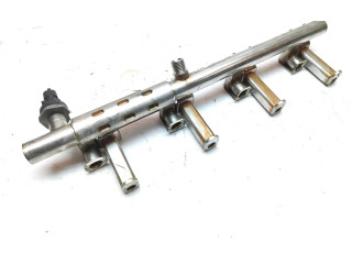 Топливная рампа CJ5G9H487BB, DZL74 Ford Fiesta